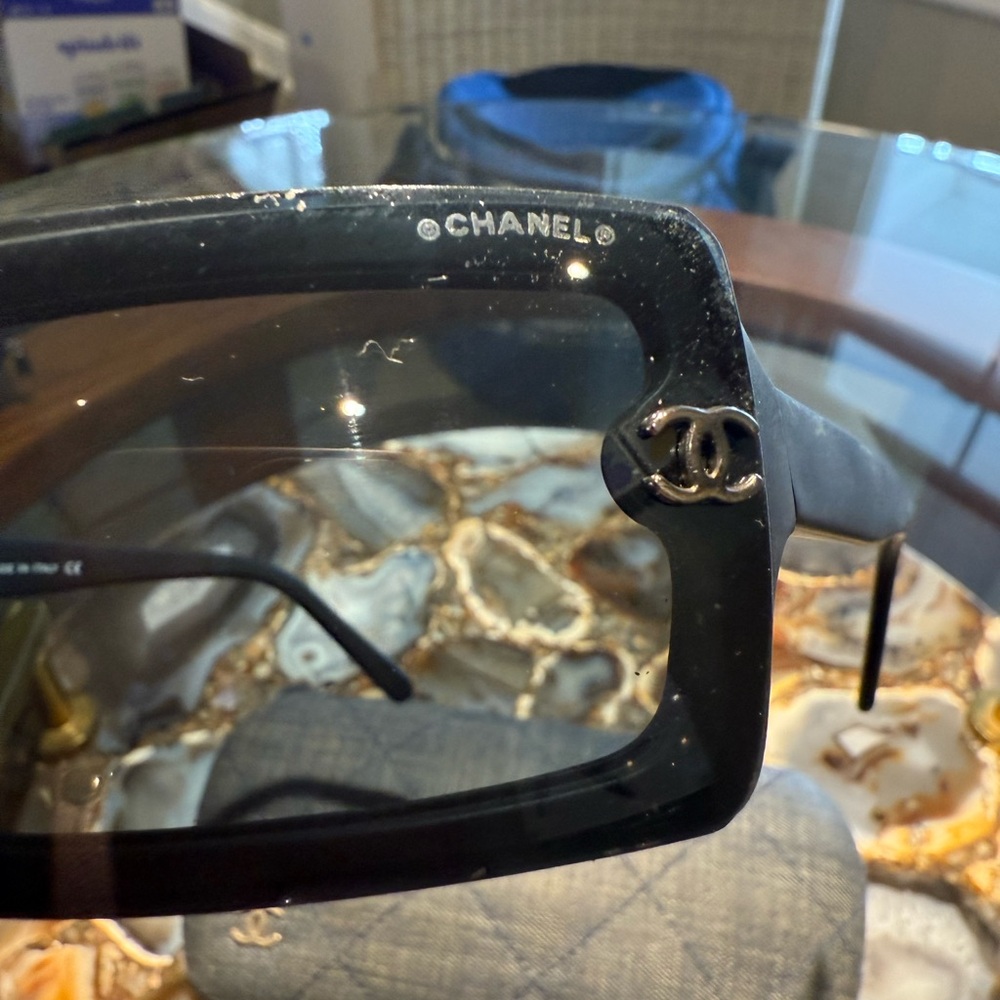 CHANEL Black Sunglasses with Quilted Case - Picture 7 of 14